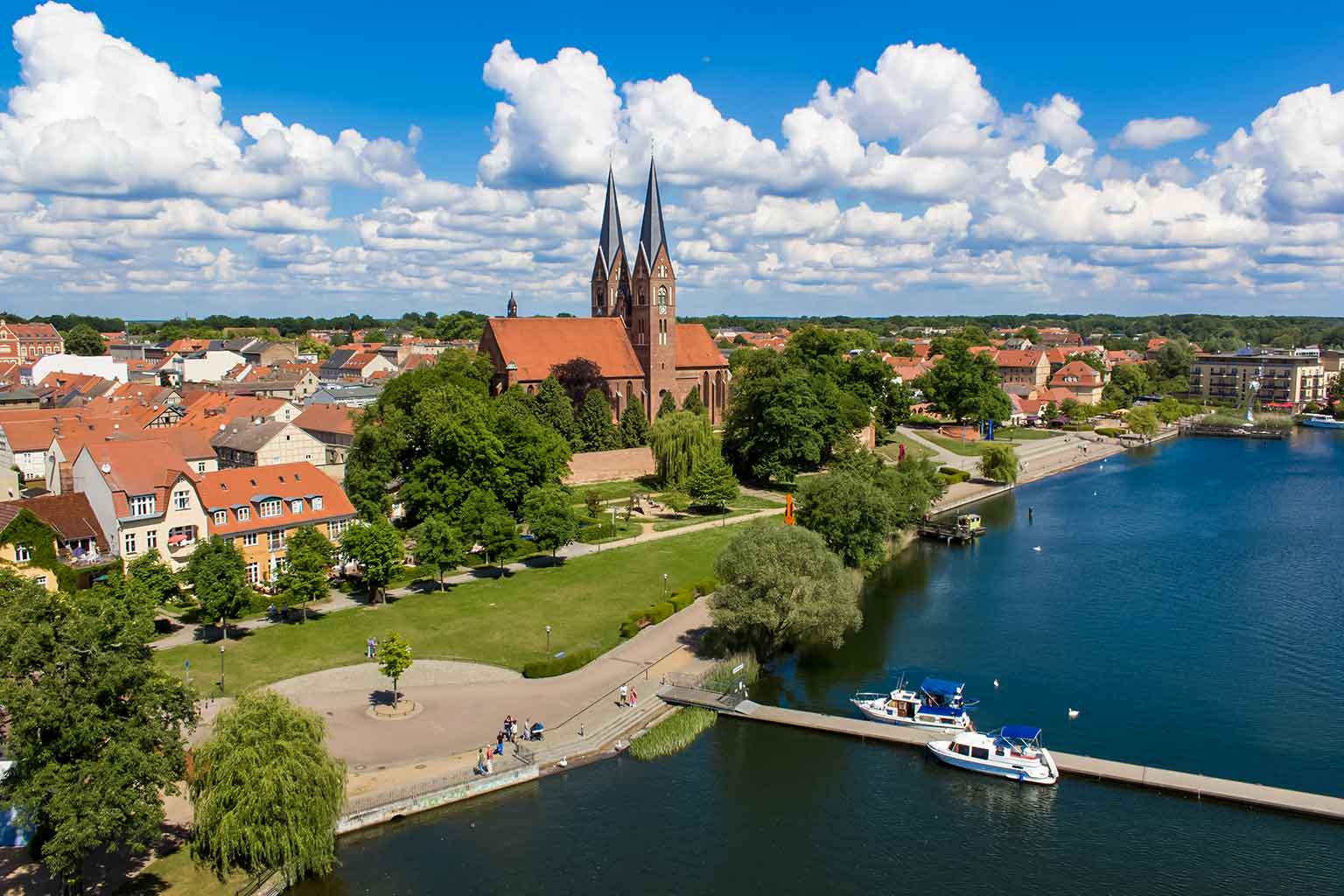 Seepromenade Neuruppin - Flaniermeile am Hotel Altes Kasino