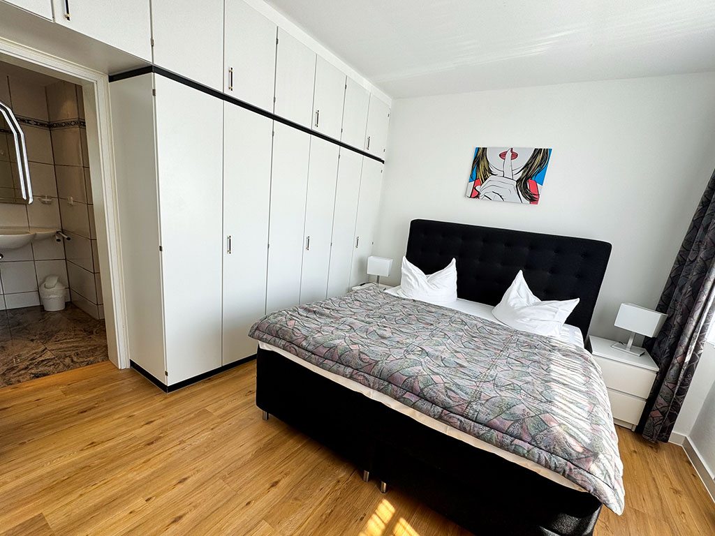 Ferienwohnung mit Schlafzimmer und Seeblick im Hotel Altes Kasino Neuruppin